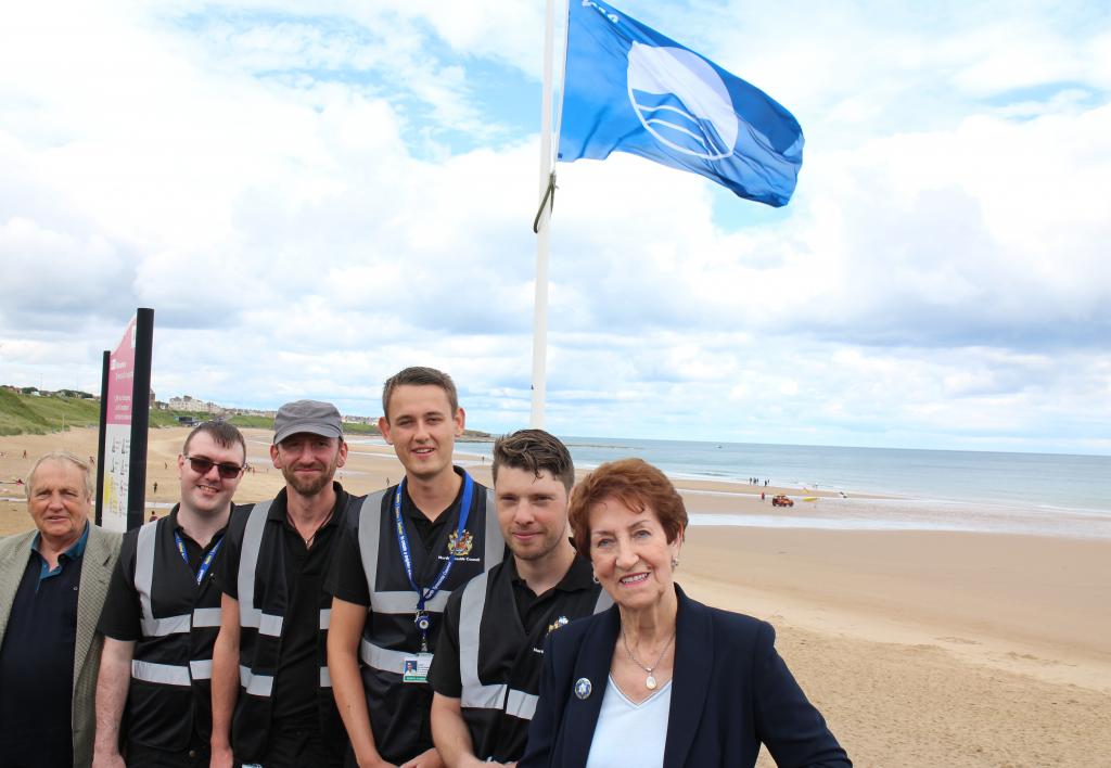 (left to right) Cllr John Stirling, cabinet member for Environment, the four beach wardens and Elected Mayor Norma Redfearn on Longsands.